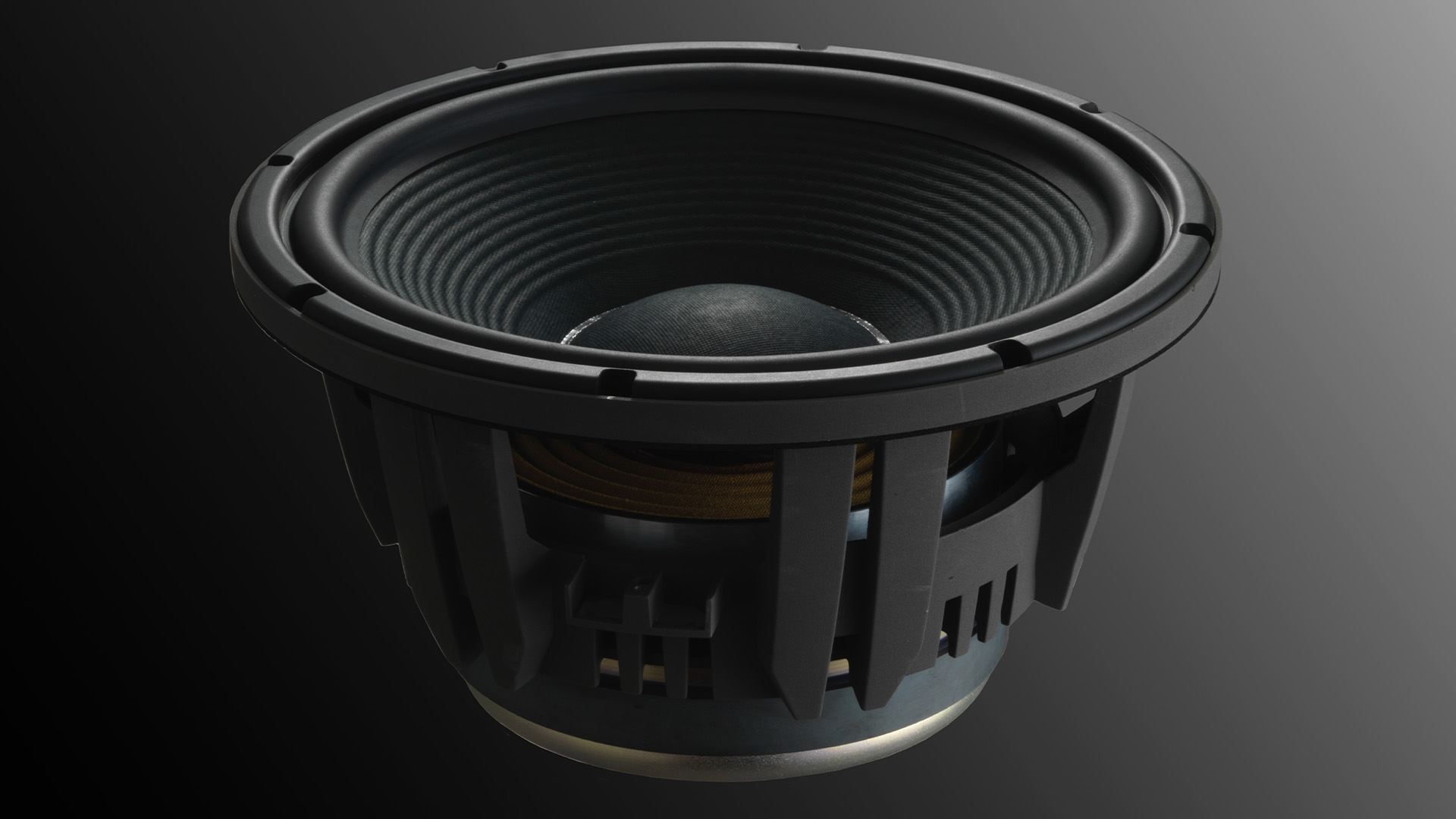Hi-Fi News рекомендует новую классику: акустические системы JBL