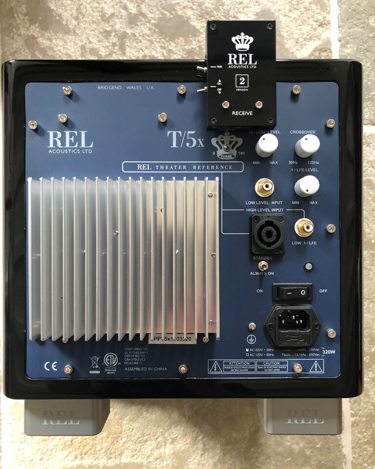 Маленький сабвуфер REL T/5x даёт большой прирост в качестве звучания
