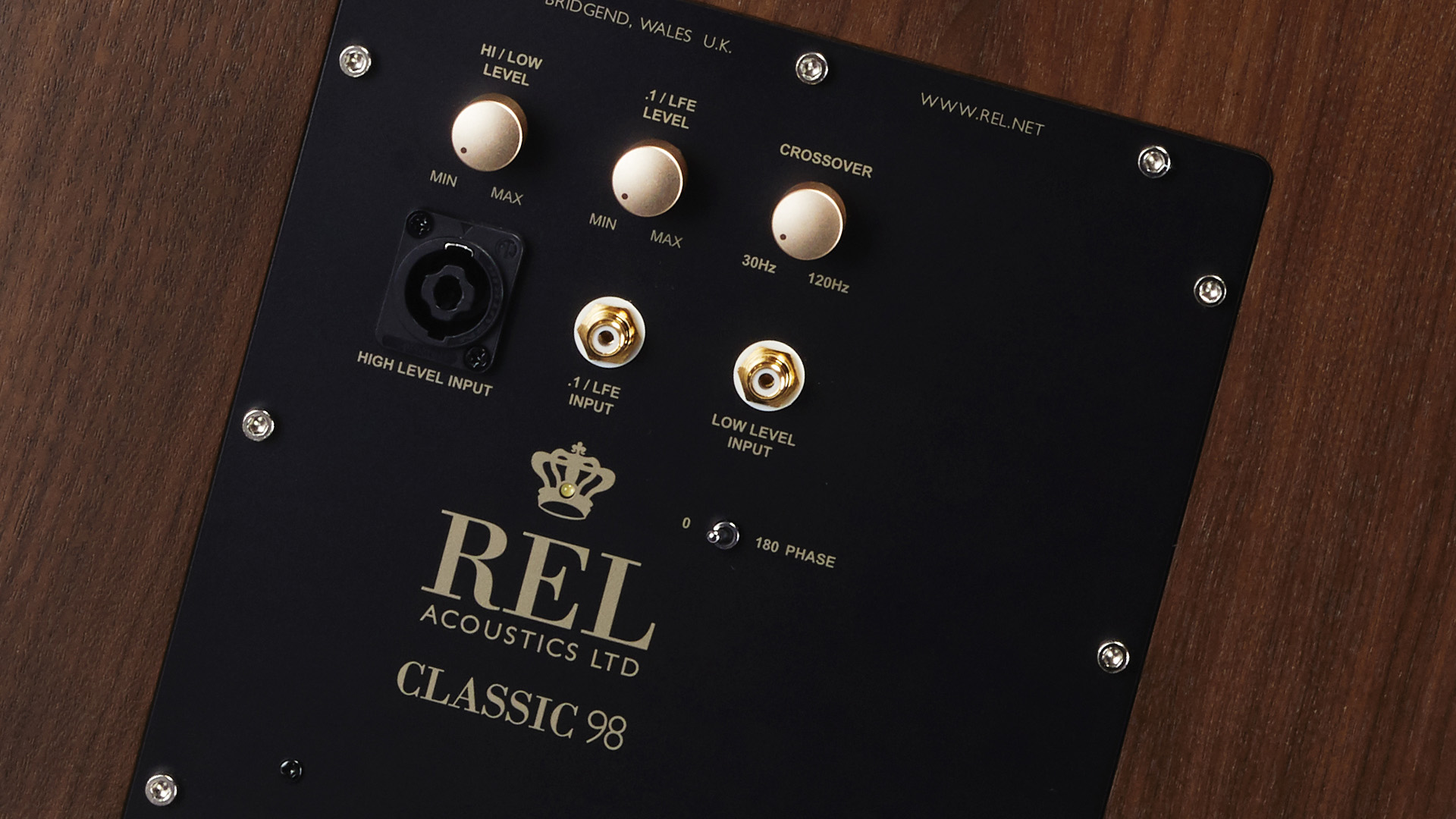 REL Classic 98: блестящий сплав прошлого и настоящего