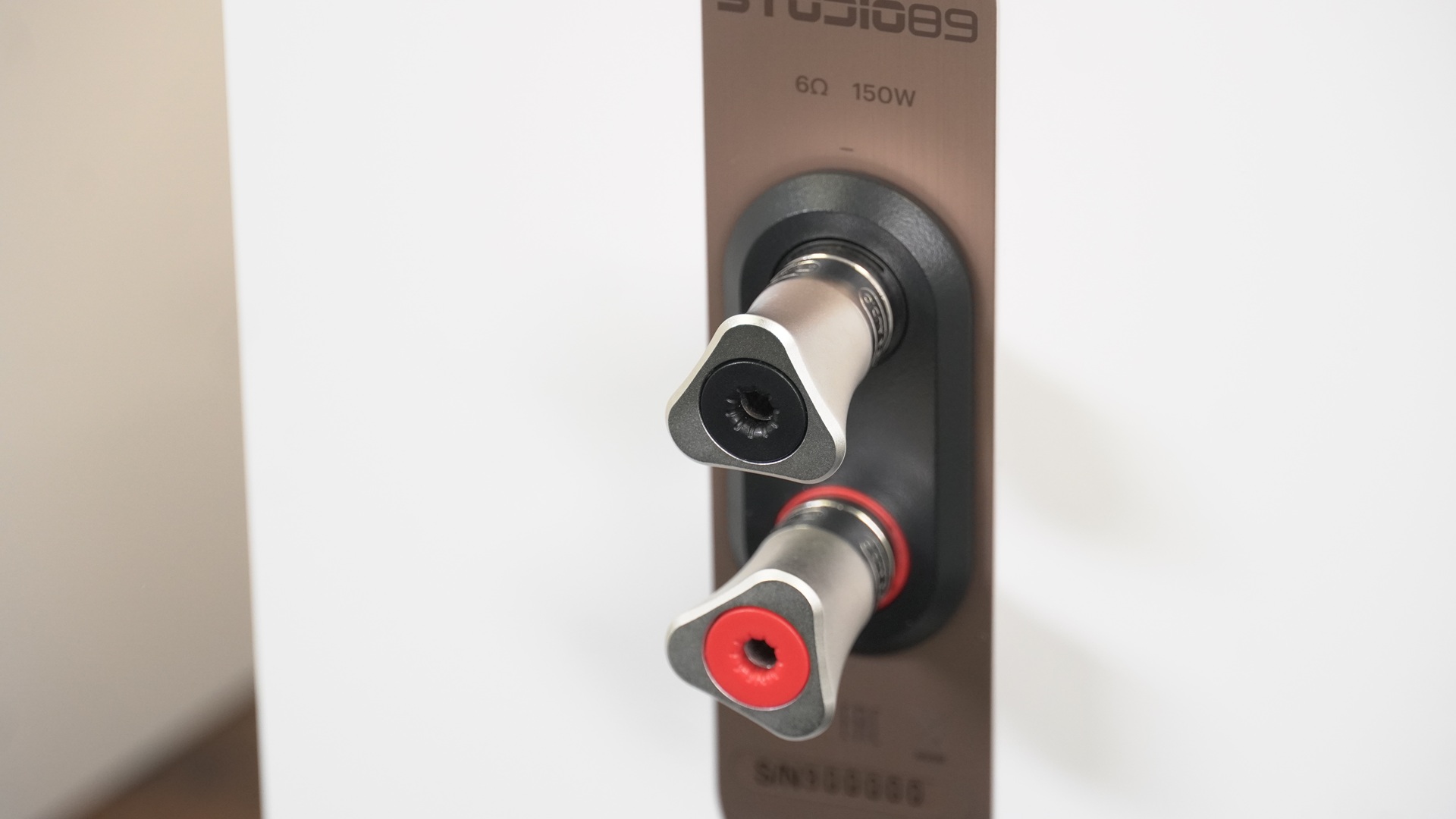 Monitor Audio Studio 89 демонстрируют идеальный тональный баланс Monitor Audio Studio 89 демонстрируют идеальный тональный баланс