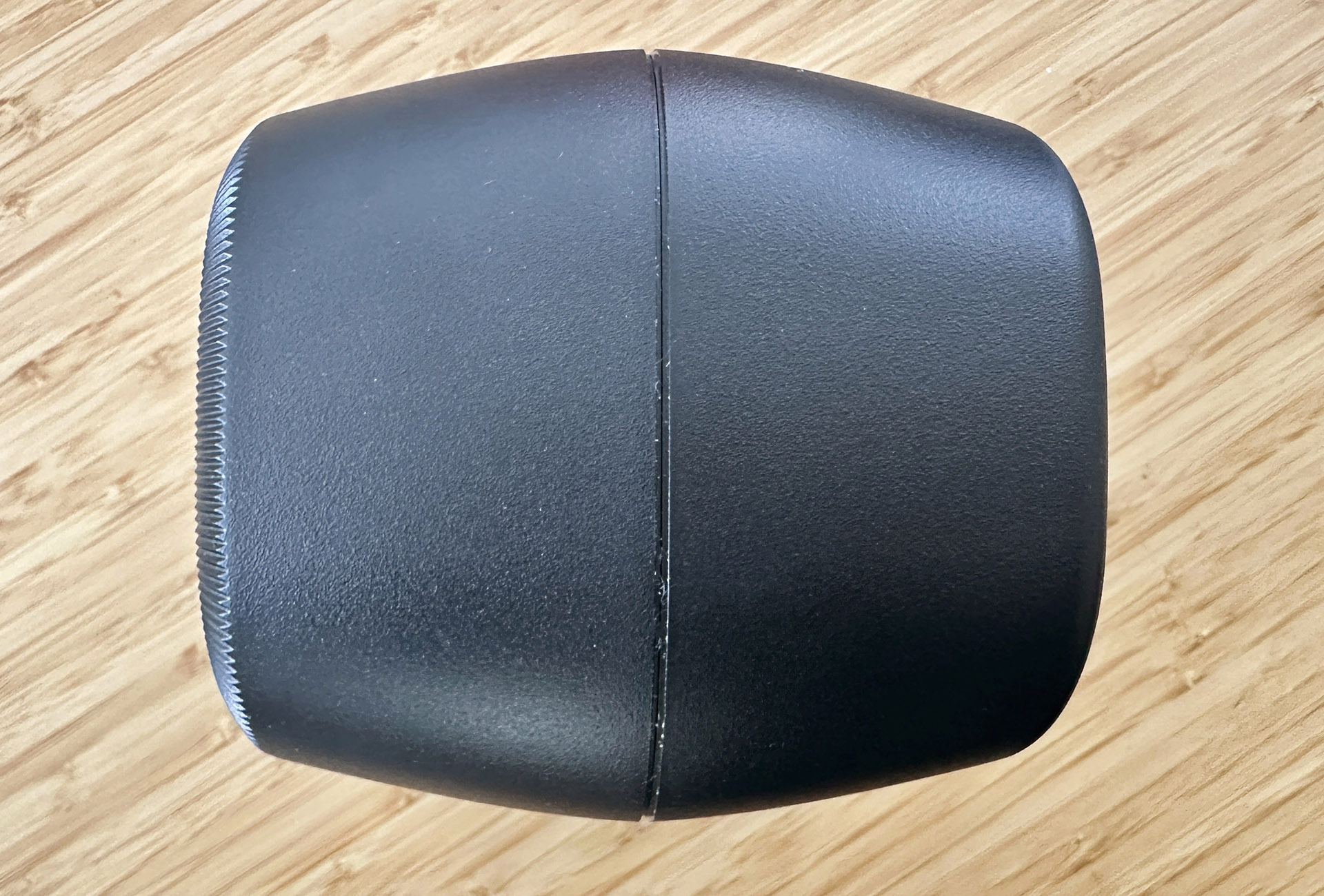 Украсят рабочий стол: компактные настольные колонки Kanto UKI Украсят рабочий стол: компактные настольные колонки Kanto UKI