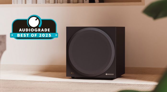 Идеален для небольших систем: сабвуфер Monitor Audio Vestra W10